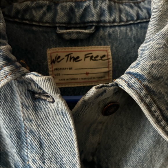 We the Free Jolene Trucker denim jacket size M. NWT - Picture 2 of 3